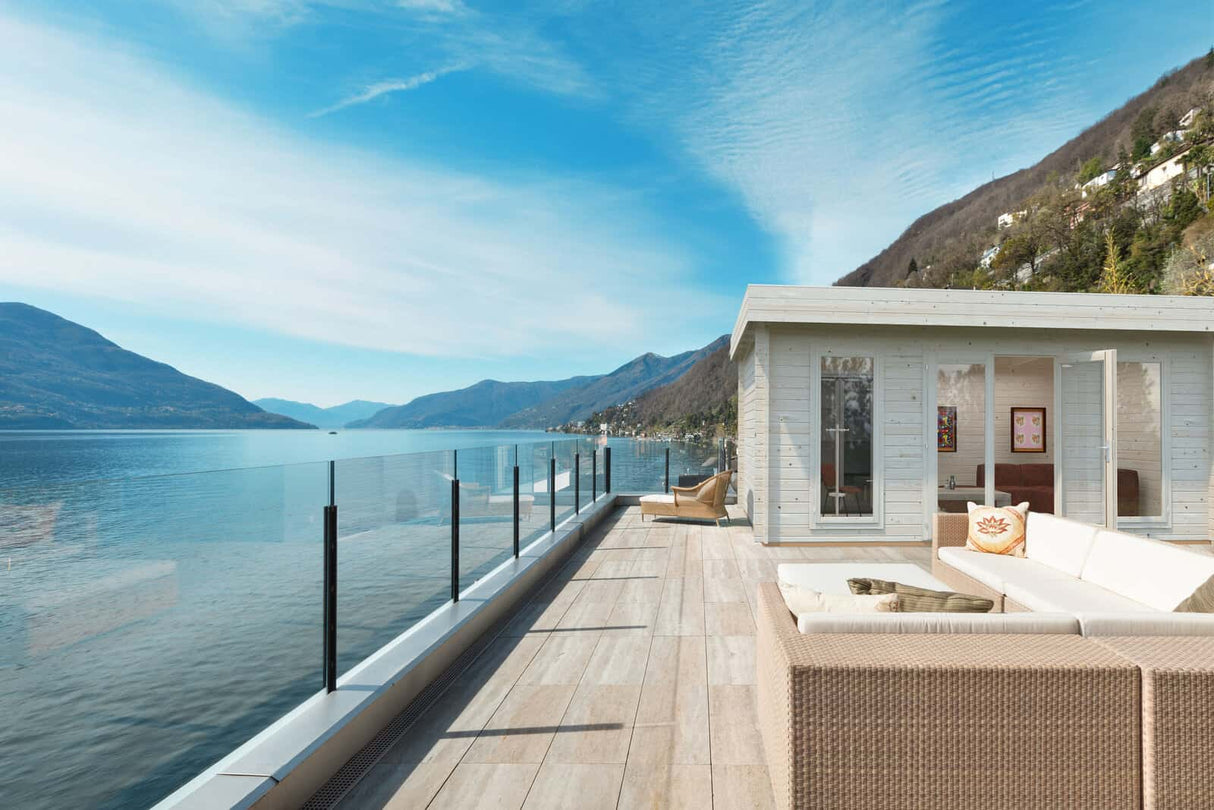 Bret M (5,5x4,1m | 19,9m² | 44mm) moderni kesämökki