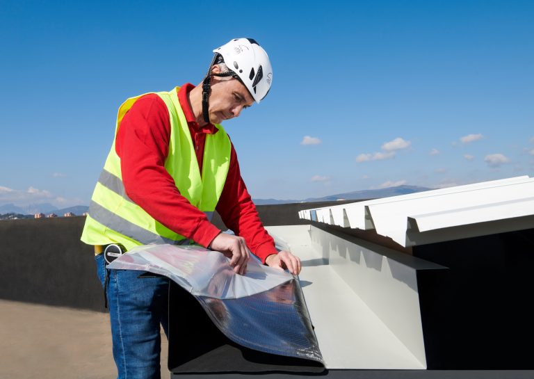 Katto - Premium itsetarttuva EPDM tuotteille A-J